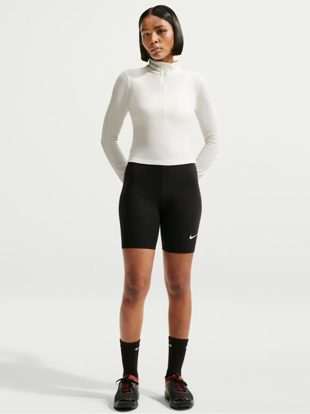 NIKE Tight Fit High Rise 8” Biker Shorts Beige/White DV7797-010 Size Large